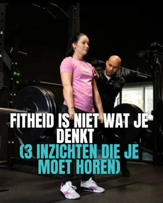 3 dingen die ik als coach leerde over fitheid & gezondheid 👇

1️⃣ Gezond zijn is belangrijker dan alles perfect doen.

Veel mensen denken dat ze 100% discipline nodig hebben.

Maar echte gezondheid zit in ritme en consistentie in de tijd. Niet in perfectie.

Goede keuzes maken op 80% van je dagen brengt je verder dan streng zijn op 100% (en gestresst raken). 

2️⃣ Pijnvrij bewegen is de basis.

Zolang je lichaam je tegenwerkt, blijf je twijfelen.

Vertrouwen in je lijf zorgt ervoor dat je durft te trainen, vol te houden en trots te zijn op wat je kunt.

3️⃣ Vetverlies werkt pas als je mentaal sterk staat.

Als afvallen draait om ‘moeten’, raak je uitgeput.

Pas als je leert luisteren naar je lichaam, keuzes leert sturen en jezelf vertrouwt, wordt vetverlies duurzaam.

Sla dit op als reminder! ⤵️

Herken jij één van deze lessen?

Laat het me weten in de comments. Of deel jouw eigen inzicht hieronder.